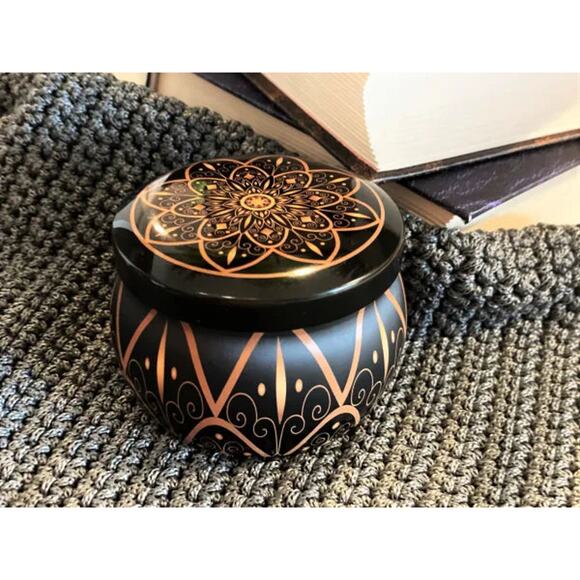 Bergamot White Tea Soy Wax Candle in Tin Jar (6 oz) - Picture 6 of 11